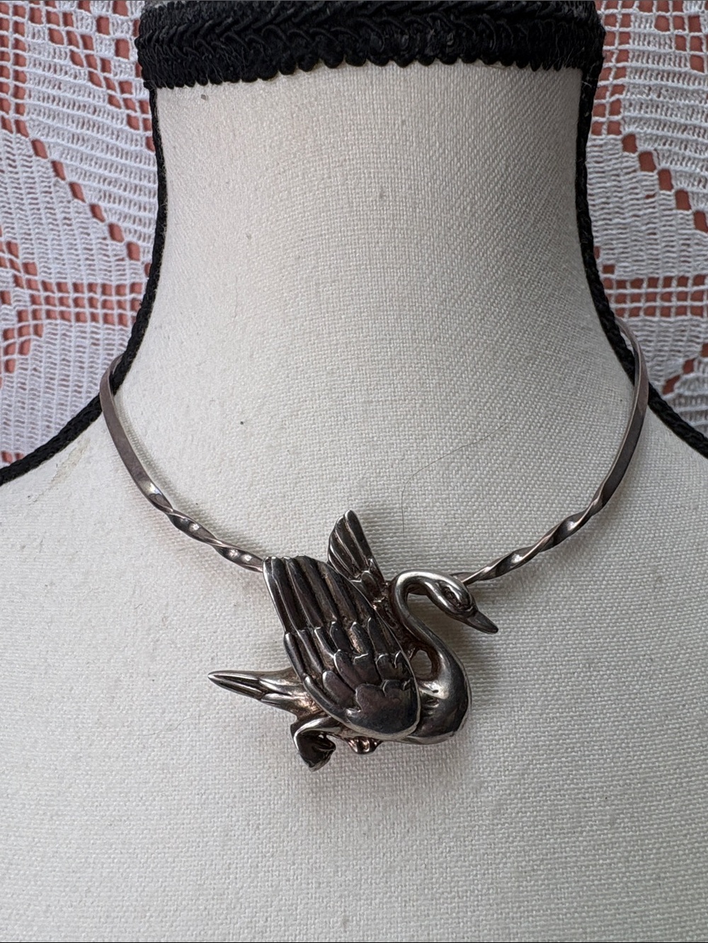 Sterling Silver 925 Unique Swan Brooch Pendant & Collar Necklace Set